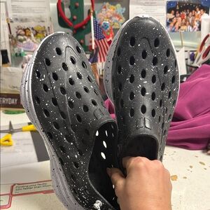 KANE Revive Recovery Shoes | Black & White Speckled | Like New | Worn Once Men